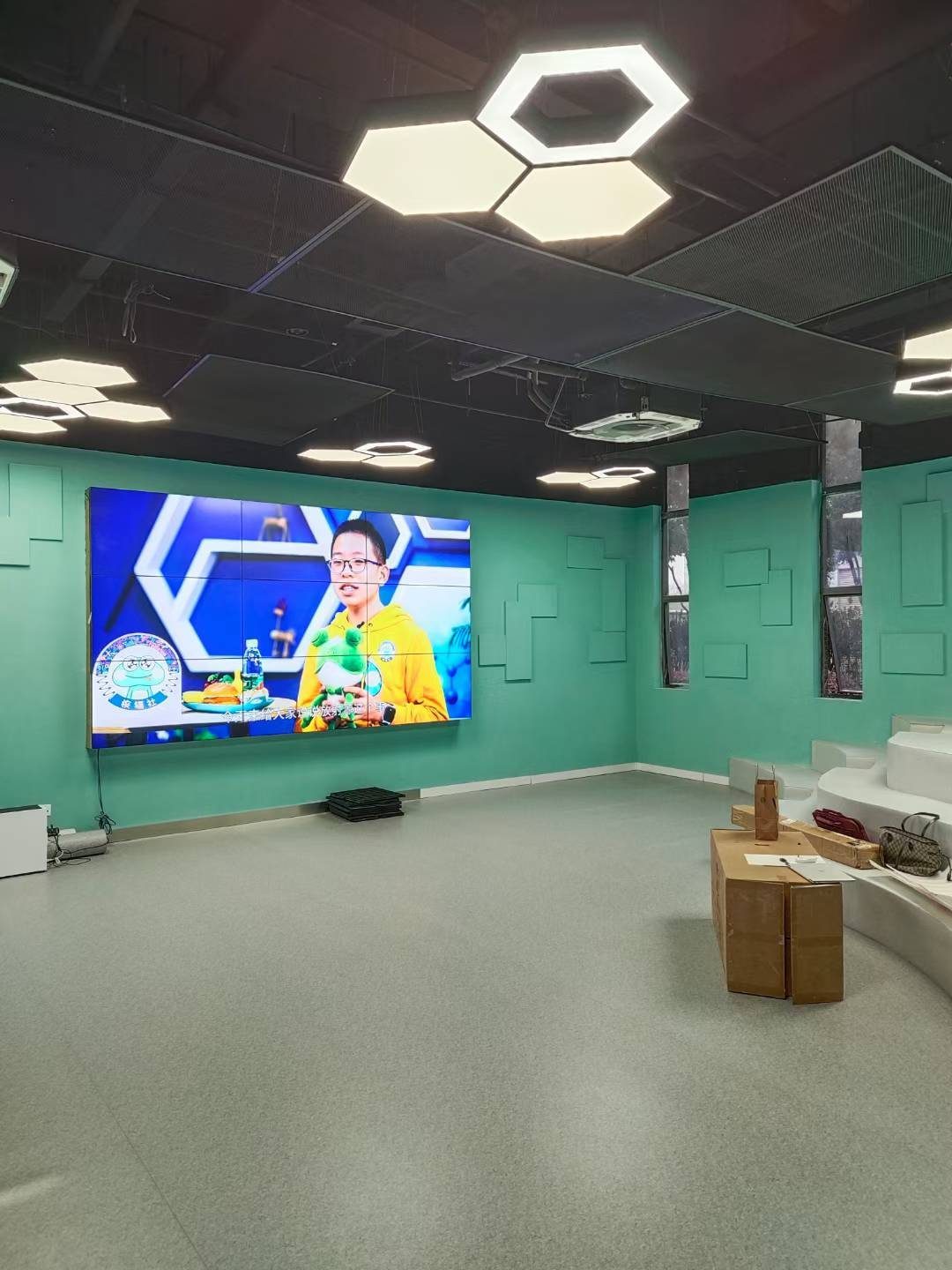 江苏省辐射环境保护技术研发生产基地实验楼南京核能所 科普展馆验收交付 拼接屏 oled滑轨屏 — 江苏省辐射环境保护技术研发生产基地实验楼 数字展厅项目