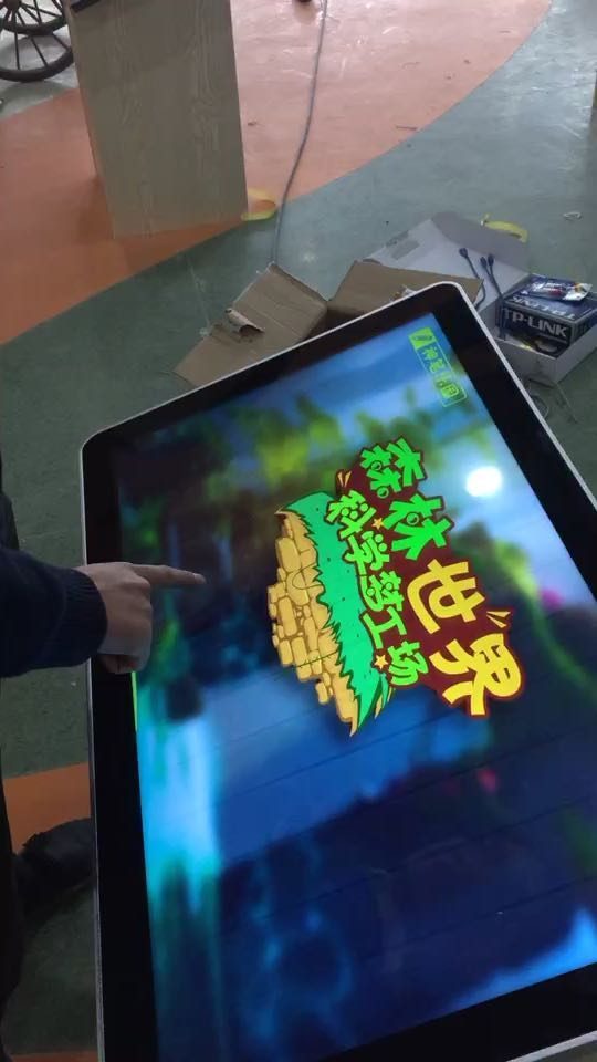 节前最后一处 桂林万达的儿童绘画调试中 — 桂林高新万达广场 数字展厅项目