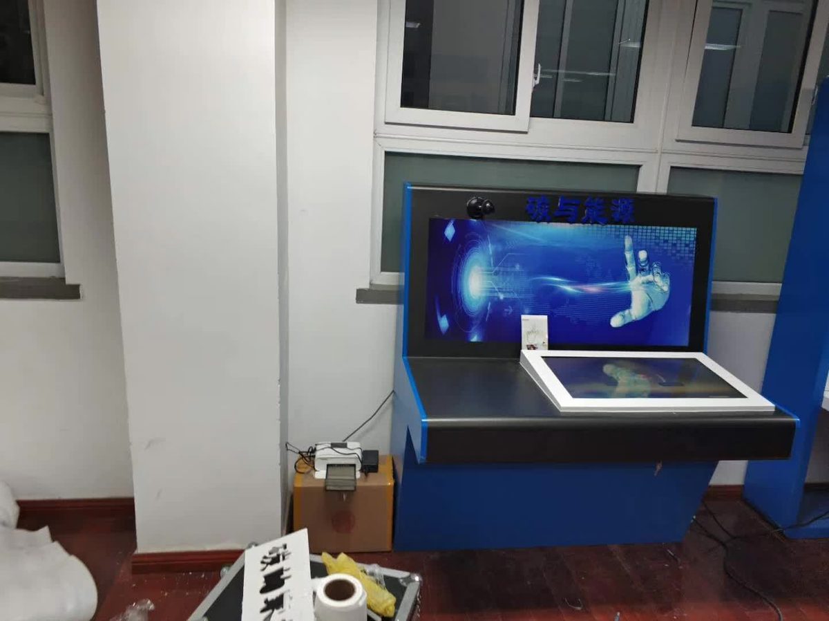 上海文来实验学校科普展厅设备安装调试完成 — 现场照片 3